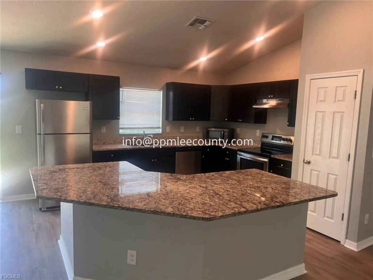 4 bed, 2.0 bath, 1613 sqft, $1,850 — Photo 3
