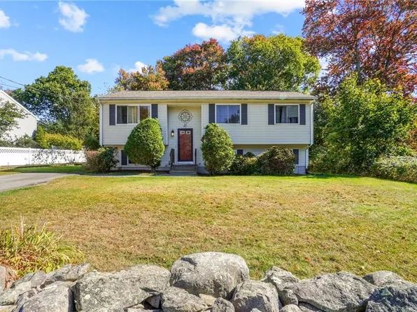 53 Hoover St, West Warwick, RI 02893