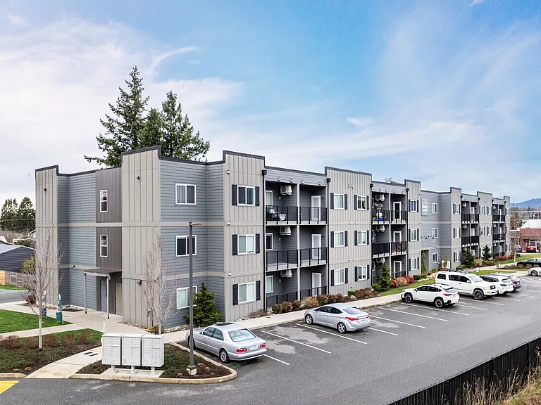 The Downtown 48 Apartments — Photo 18