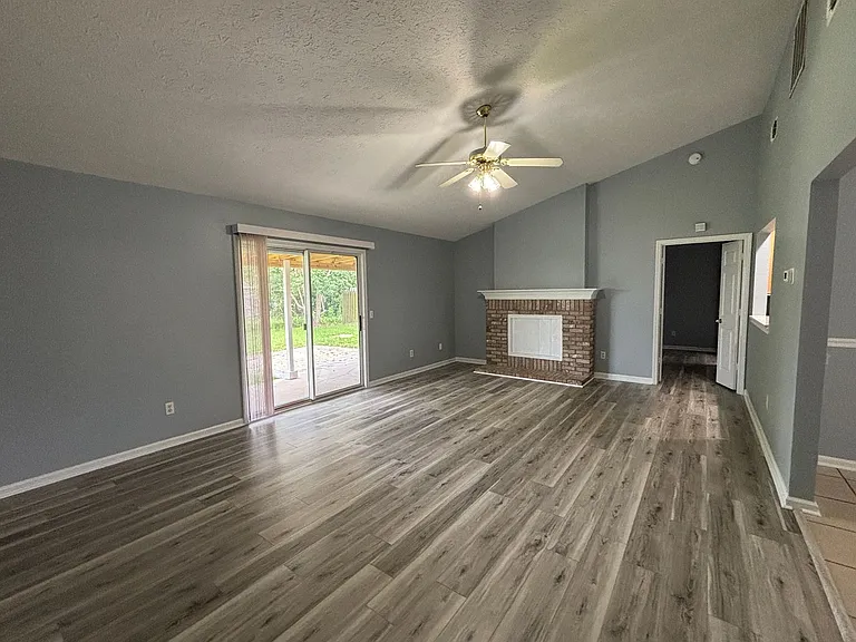 6903 Ross Dr — Photo 6