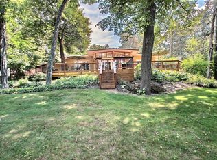 3101 N Silver Cedar Rd, Oconomowoc, WI 53066