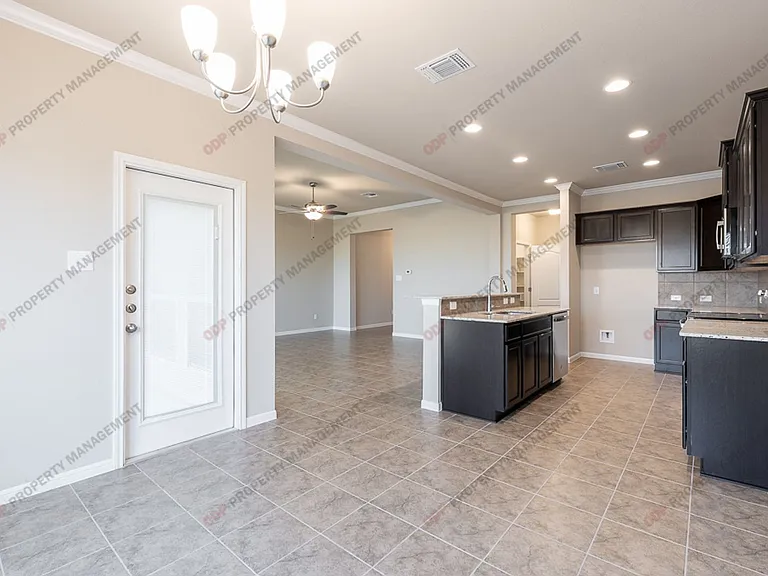10206 Eaglefire Dr — Photo 6