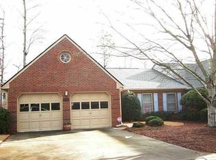 6204 Meadow Run Ct, Peachtree Corners, GA 30092