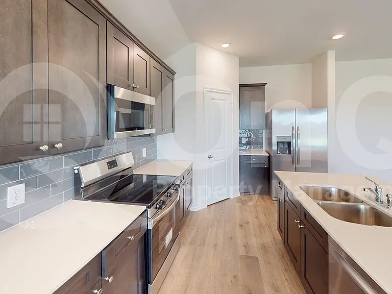 504 Saddle Blanket Dr — Photo 5