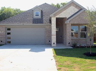 806 S Adelaide St, Terrell, TX 75160
