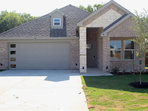 806 S Adelaide St, Terrell, TX 75160