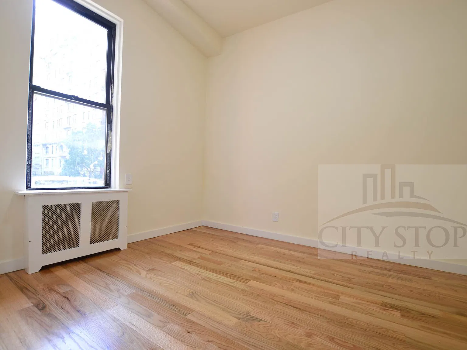 101 West 77th Street — Photo 4