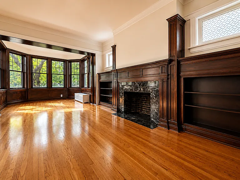 3935 N Pine Grove Ave #14-J — Photo 2