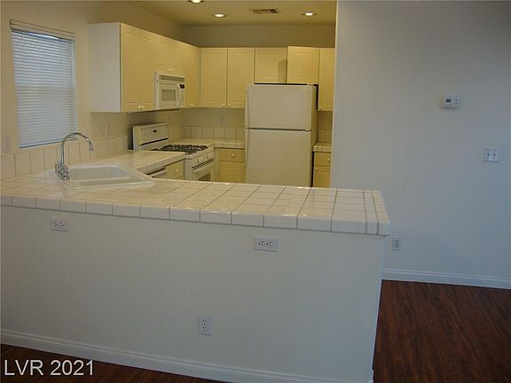 4th image of 8454 Birthstone Ave #0