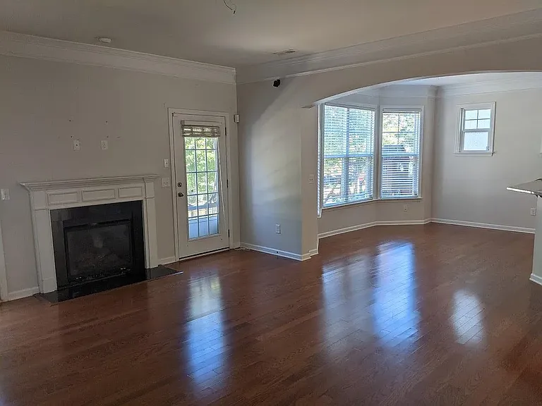 3409 Bidwell Ave — Photo 7
