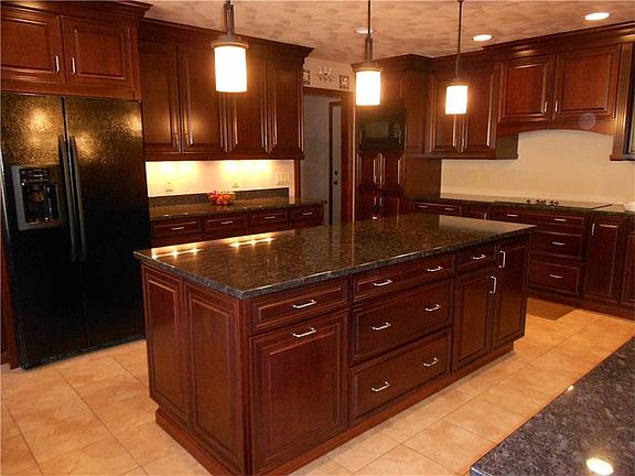 4th image of 7209 Mansfield Ln