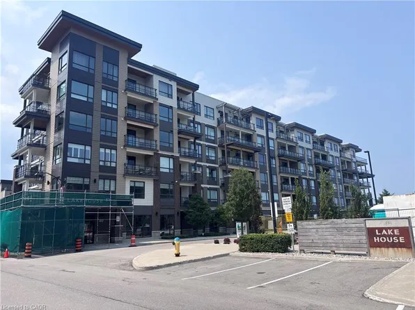 40 Esplanade Ln #309, Grimsby, ON L3M 0G9