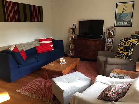 3rd image of 2124 W Farragut Ave APT J2
