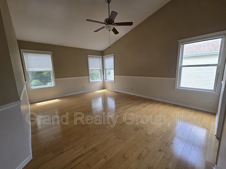 217 Lexington Ct — Photo 11