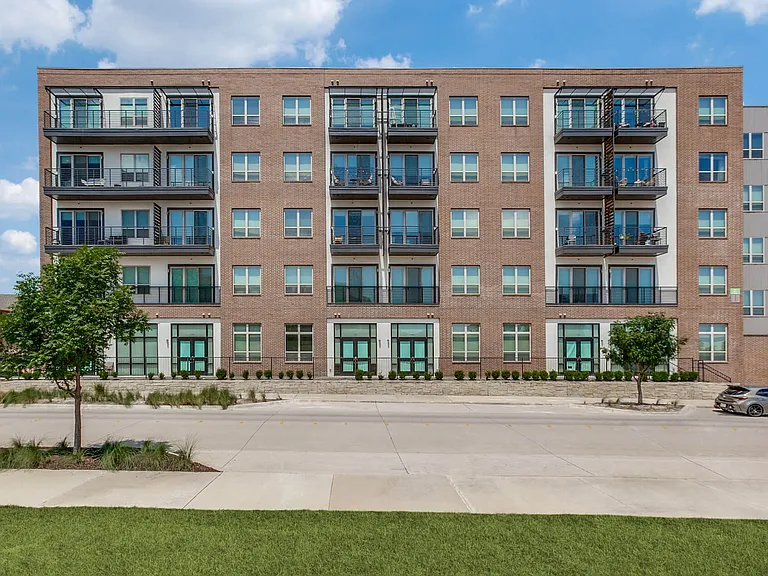 The Flats at Palisades — Photo 34