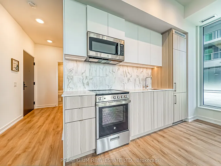 500 Dupont St #303 — Photo 12