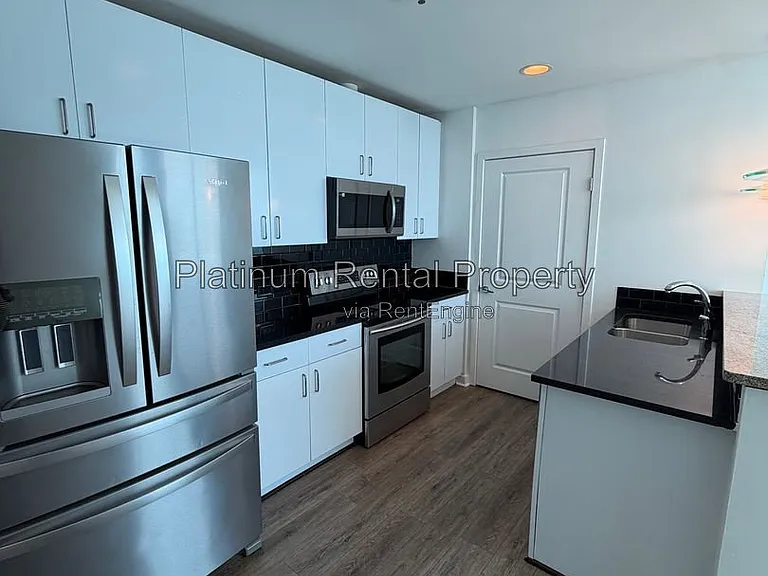 361 17th St #2022 — Photo 6