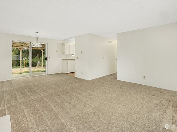 4th image of 6918 142nd Drive SE