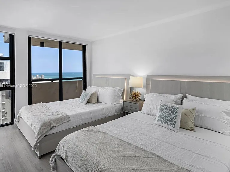 2555 Collins Ave #2200 — Photo 24