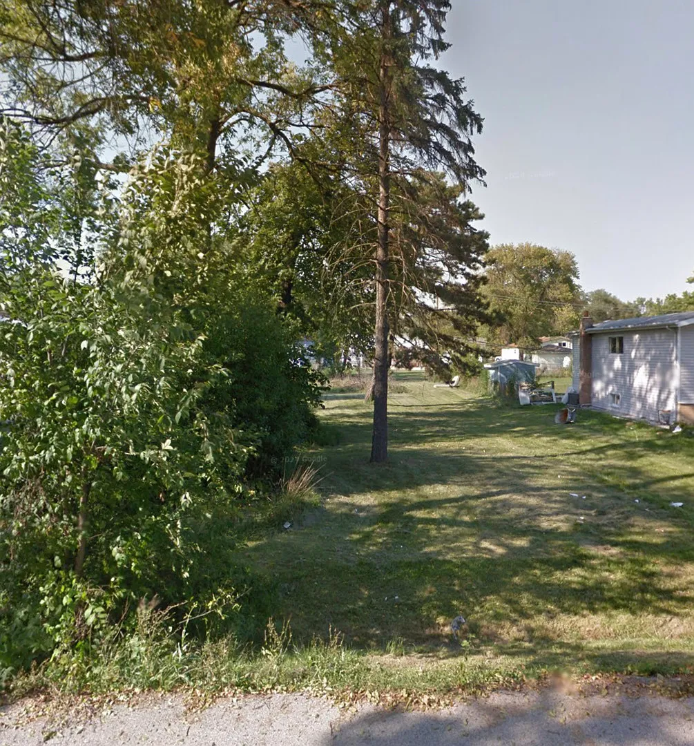 902 E Krage Dr photo 1