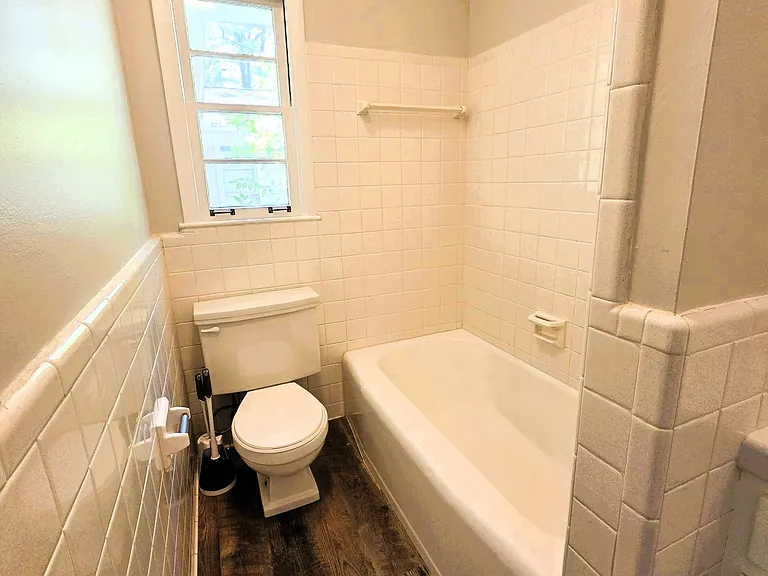 101 W Hillwood Dr #A — Photo 15