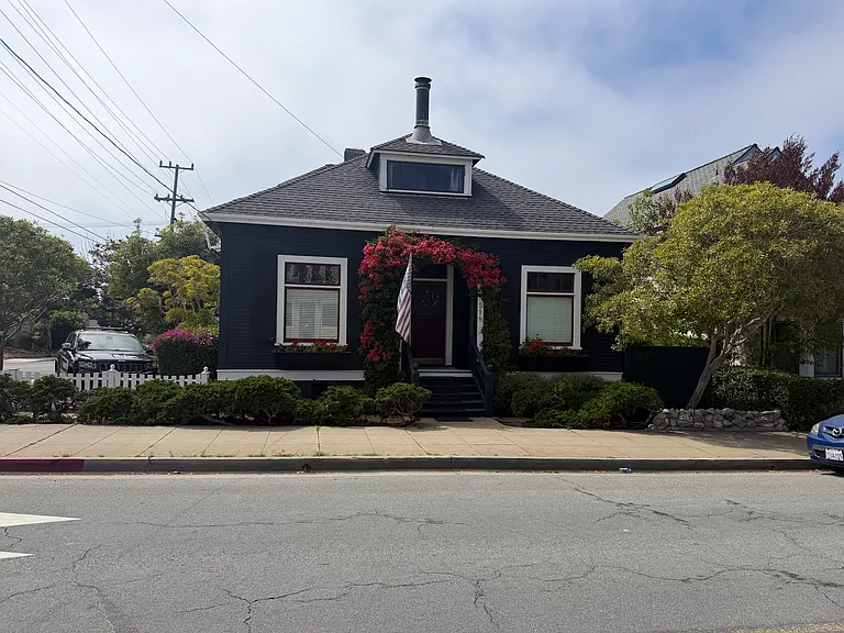 518 Forest Ave — Photo 1