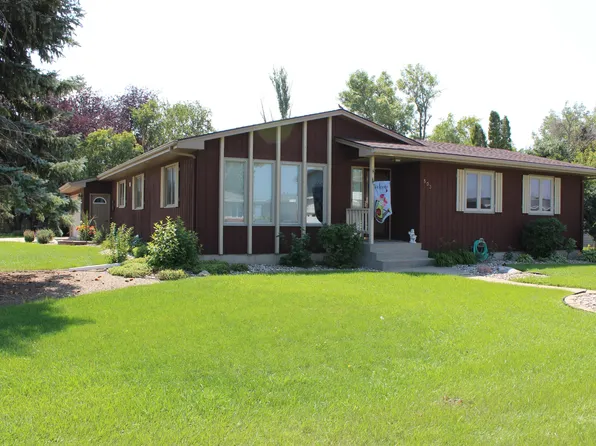 503 Willow Dr, Aberdeen, SD 57401