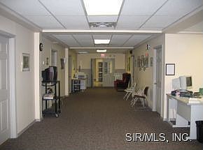 5th image of 2054 Edison Ave