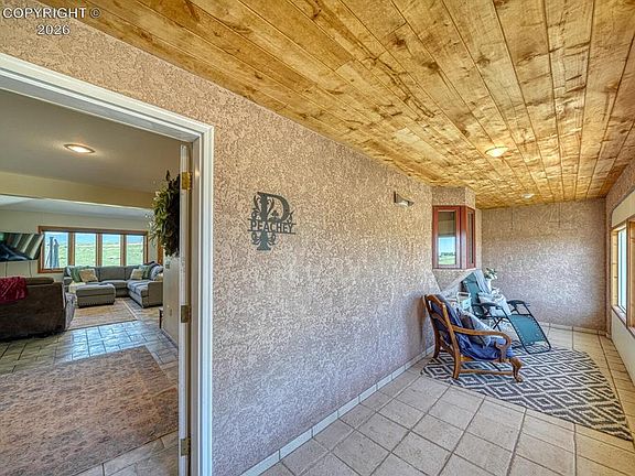 4th image of 75 Muirfield Dr