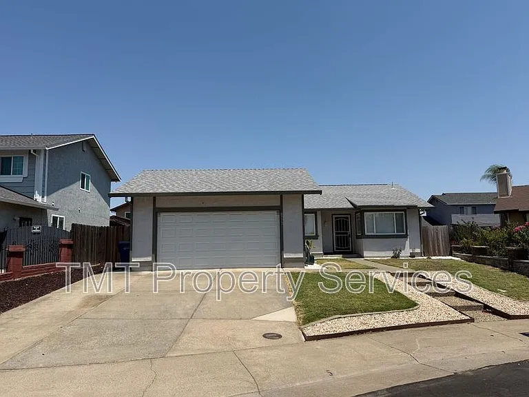 8272 Kilmer Cir — Photo 1