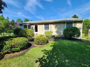 90 Cronin Hill Rd, Hatfield, MA 01038