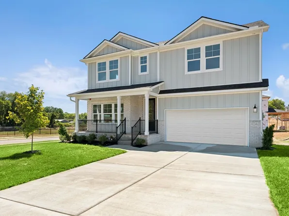 2561 Peaceful Valley Dr, Columbia, TN 38401