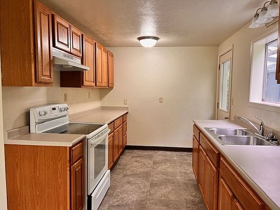 5th image of 2795 N 12th St