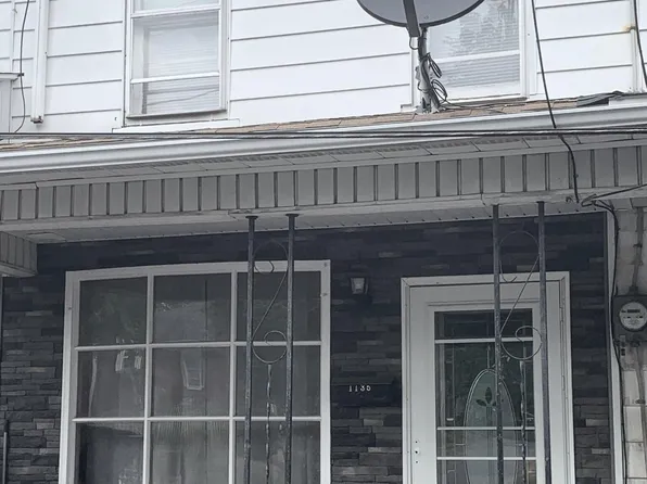 1135 W Wood St, Coal Township, PA 17866