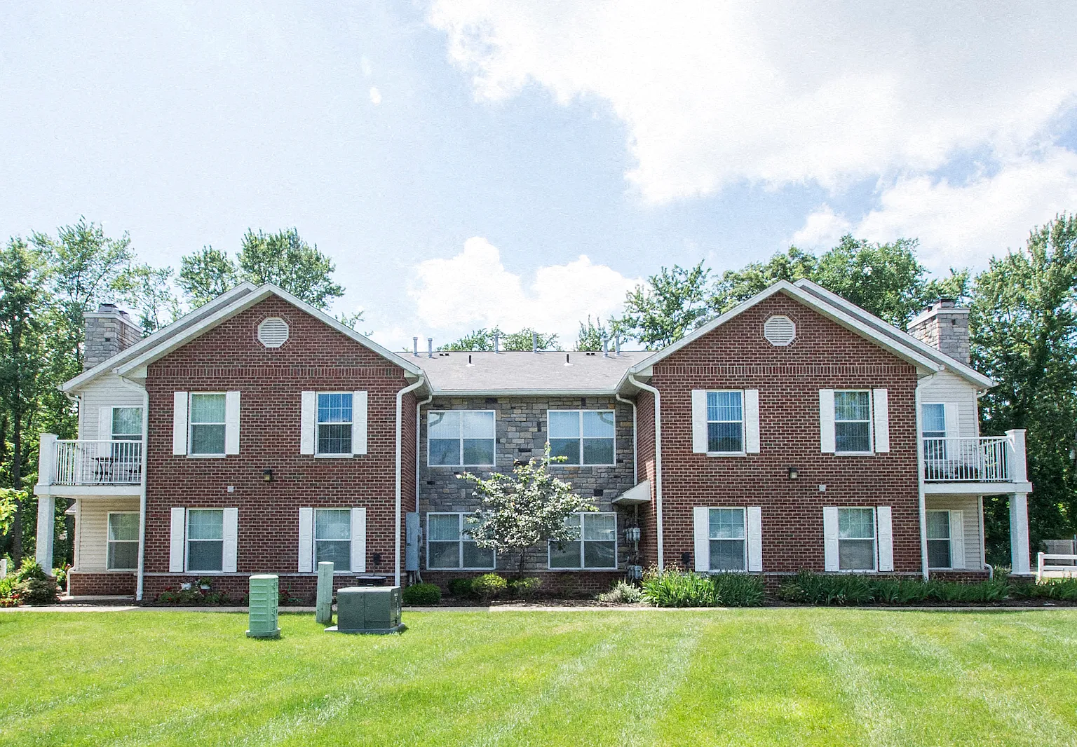 Woodlawn Village — Photo 2