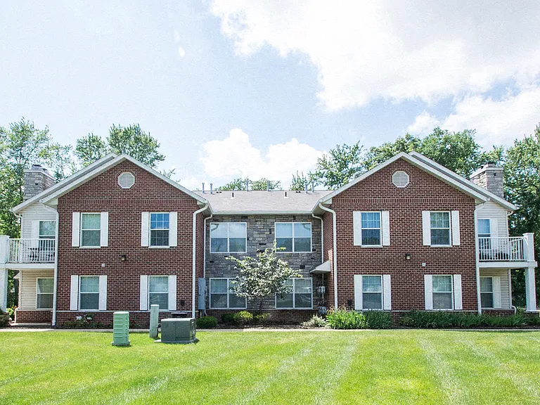 Woodlawn Village — Photo 2