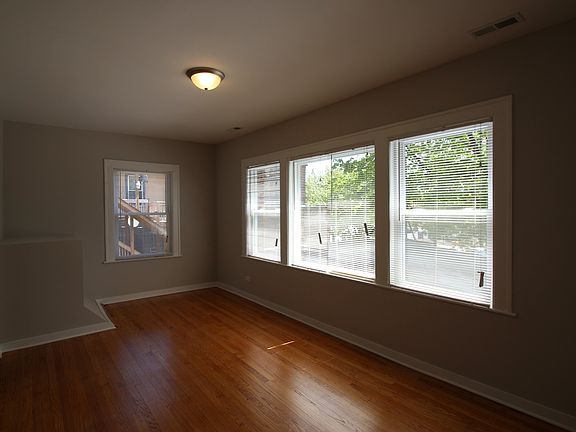 3rd image of 4200 Eight N Milwaukee Ave #4948-52