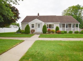 67 Athol St, Springfield, MA 01107