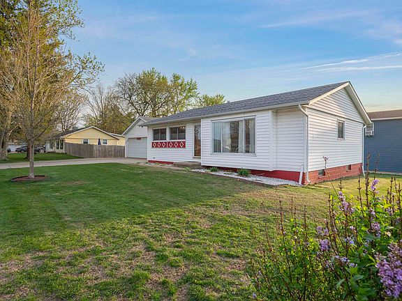 4th image of 408 Camelot Dr