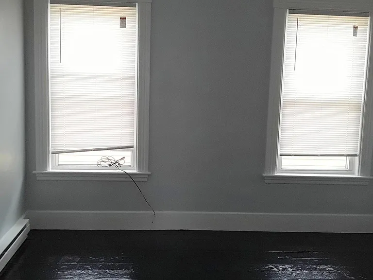3-107-109 Endicott St #3 — Photo 6