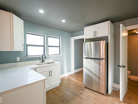 5th image of 252 Eastern Ave