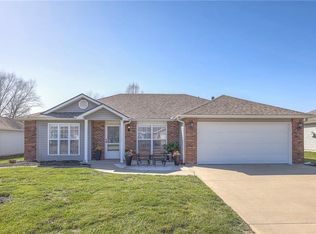 716 Coventry Ln, Raymore, MO 64083