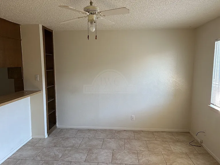 2210 Silverway Dr — Photo 4