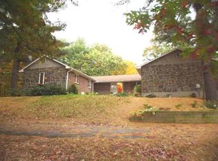 131 Falls Rd, Hudson, NY 12534