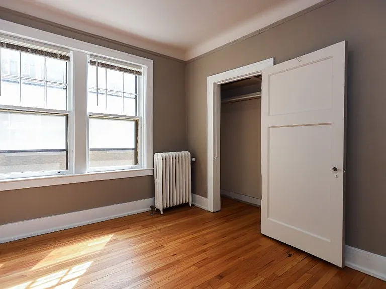 691 Seward — Photo 17