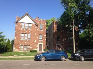 2126 S 5th Ave APT 202, Maywood, IL 60153