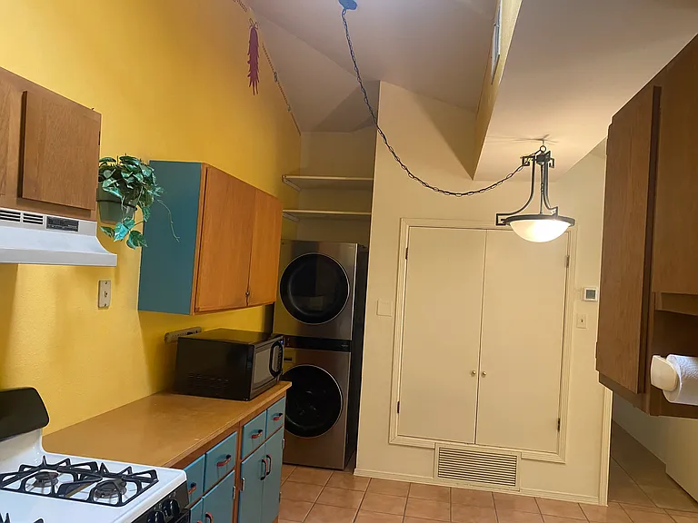 1908 Christine Ct — Photo 10