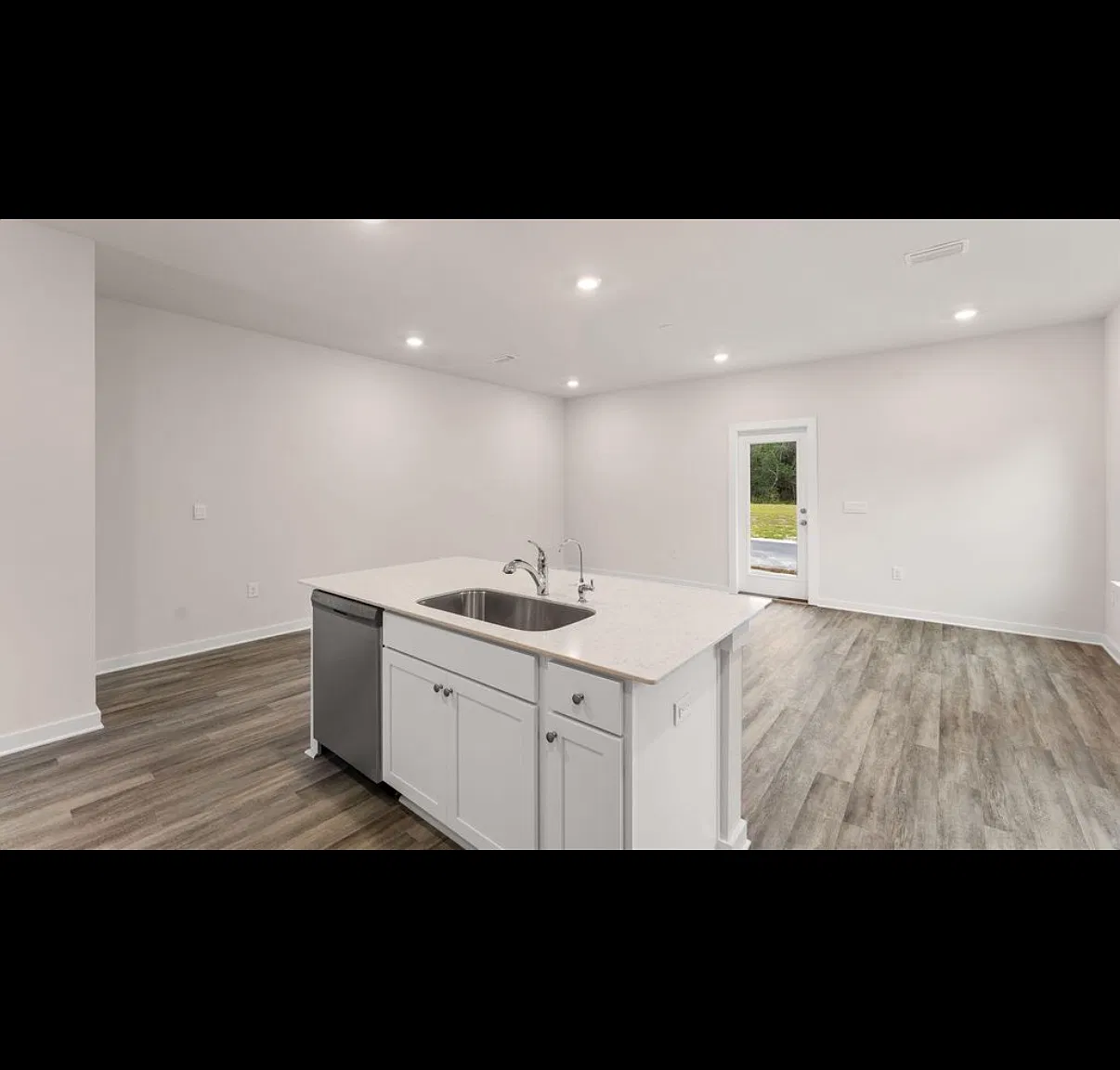 3 bed, 1470 sqft, $2,250 — Photo 4