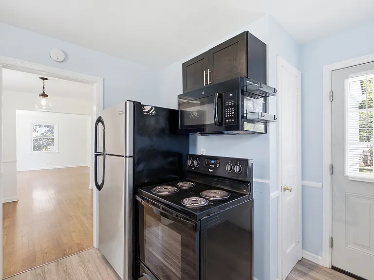 240 Ridgeway Dr — Photo 11