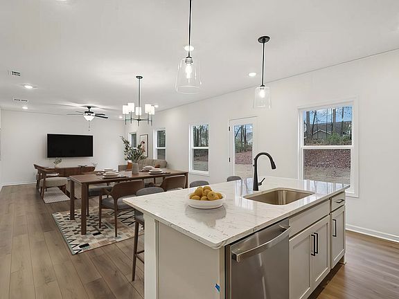 Eastlyn Crossing - Buckley Interior Image 2